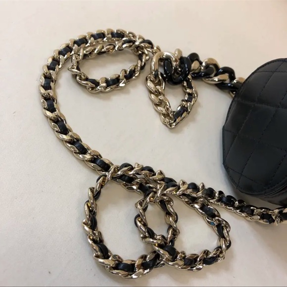 NFS Authentic Pre-owned CHANEL Lambskin Crossbody - Picture 6 of 12